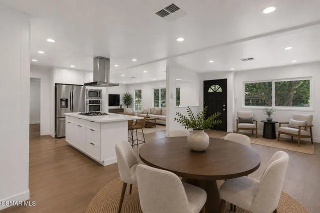 76 Little John Lane, Westlake Village