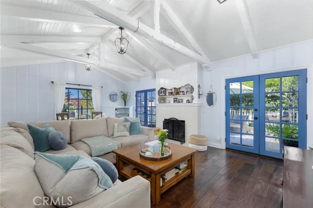 522 Marine Avenue photo 2