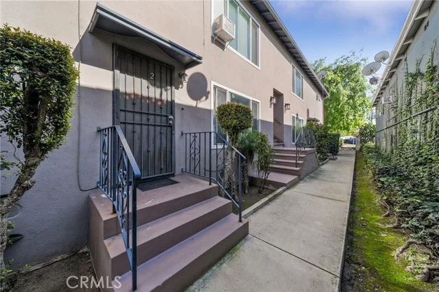 3823 Stockbridge photo 2