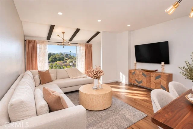 12720 Burbank #305 photo 2