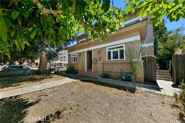 1636 N Stanton photo 5