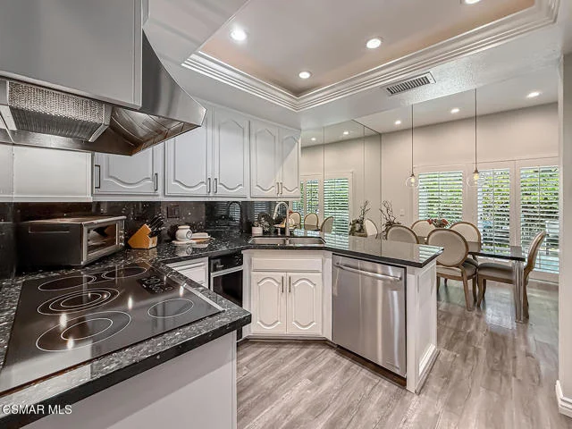 4695 Club View Drive photo 5