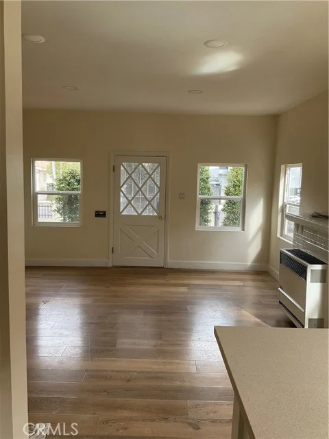 620 W 41st photo 2