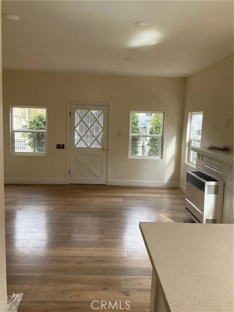 620 W 41st photo 3