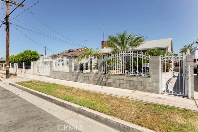 11943 Strathern Street photo 5