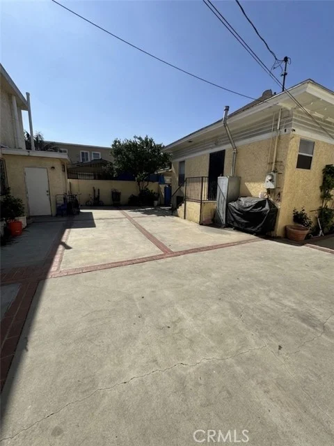 717 E 24th Street photo 5