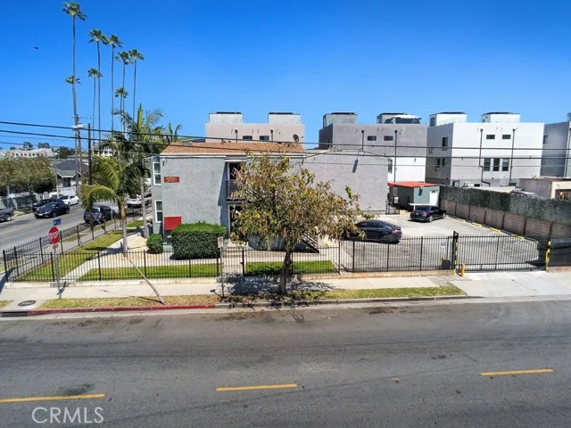 1134 W 39th photo 4