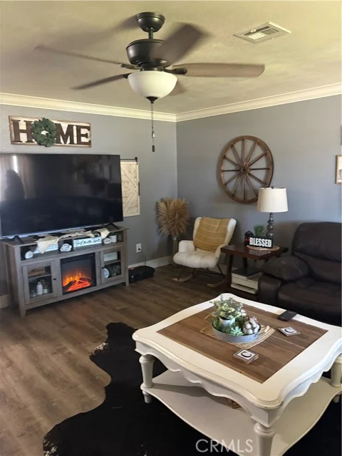 2350 Angelus Court photo 4