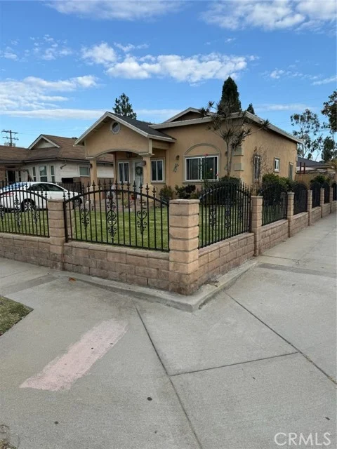 444 W Buckthorn photo 2