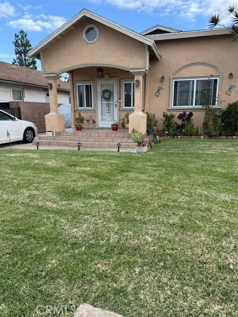 444 W Buckthorn photo 3