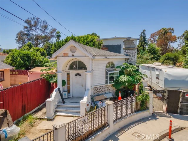 4463 Bellflower Avenue, West Toluca Lake