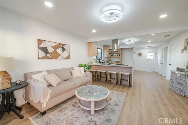 3117 N Main photo 3