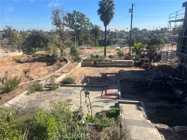 611 Erskine Drive photo 2