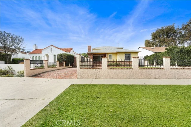1009 S Rimpau, Los Angeles