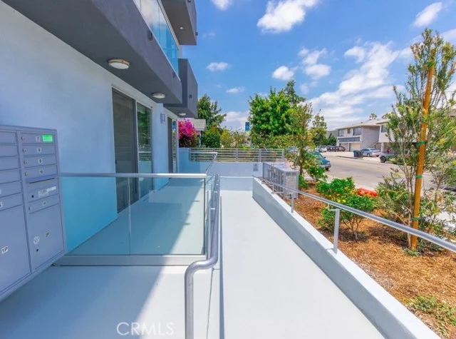 1545 S Fairfax photo 4