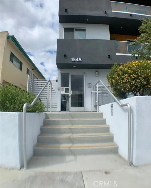 1545 S Fairfax photo 5