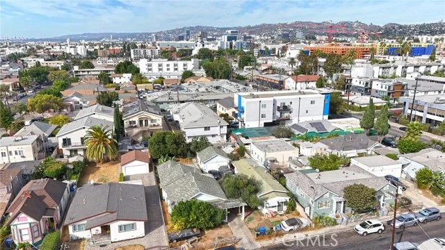 1269 N Harvard Boulevard photo 3