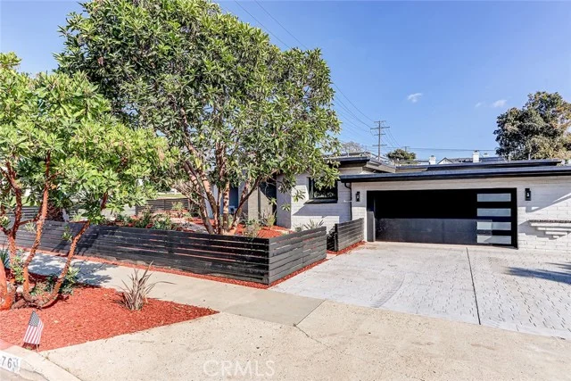 876 Center Street photo 2