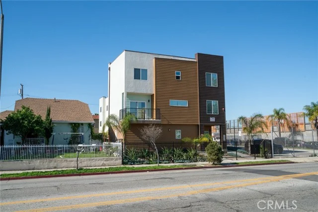 1491 Atlantic Avenue photo 2