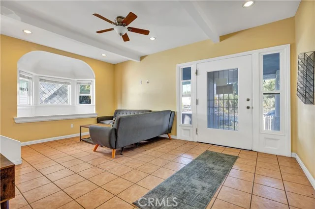 2641 S Catalina Street photo 4