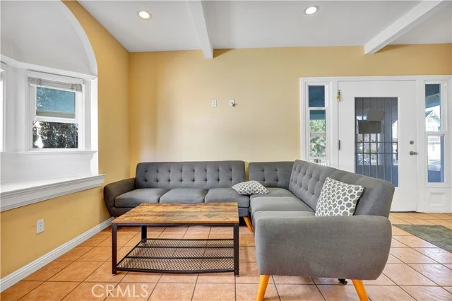 2641 S Catalina Street photo 5