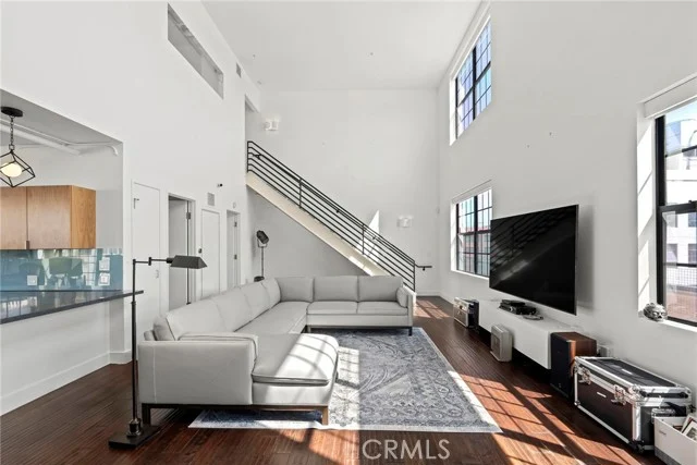 746 S Los Angeles #1201 photo 5