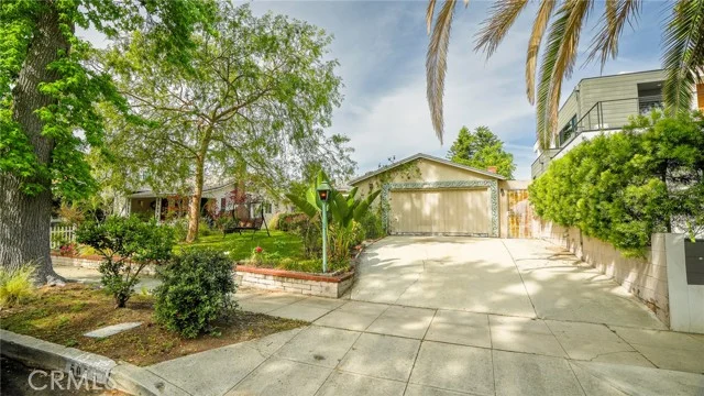 5055 Willowcrest, North Hollywood