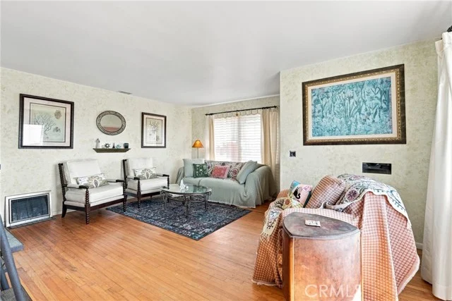 750 Hillcrest photo 3