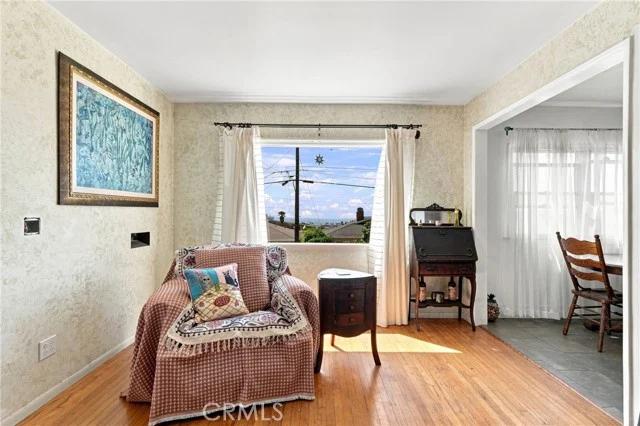 750 Hillcrest photo 4