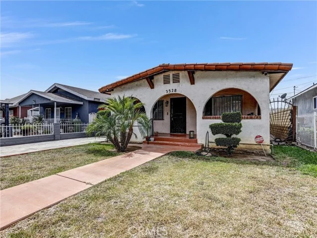 3528 Beswick photo 4
