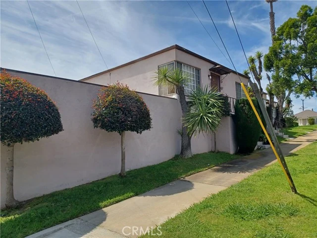 4474 W 60th photo 2