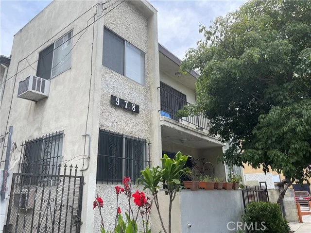 978 S Ardmore Avenue photo 3
