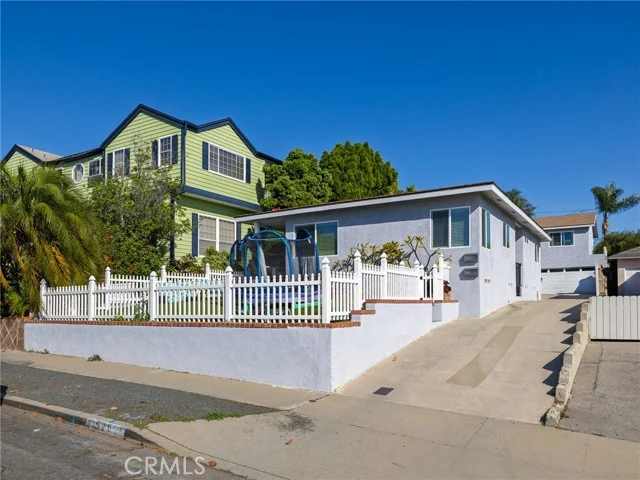 526 Sheldon Street photo 3