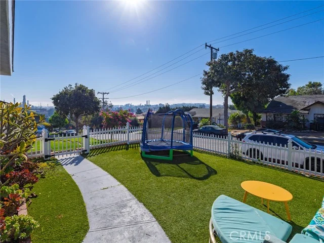 526 Sheldon Street photo 4