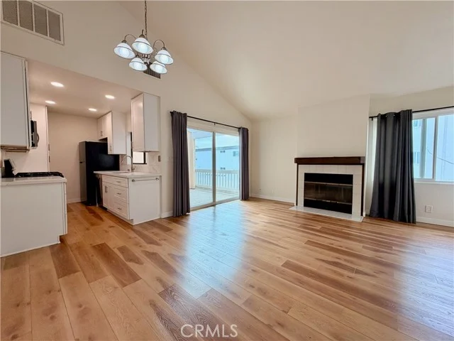 2027 Artesia Boulevard #D photo 3