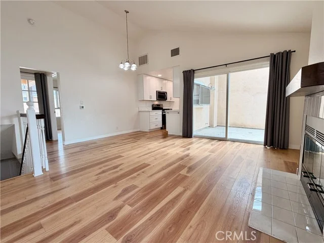 2027 Artesia Boulevard #D photo 4
