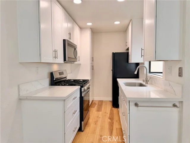 2027 Artesia Boulevard #D photo 5