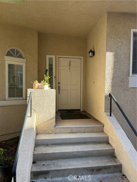2300 MAPLE Avenue #201 photo 2