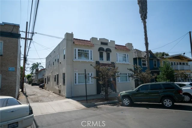 328 W 8th Street photo 3