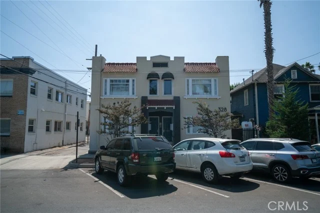 328 W 8th Street photo 4