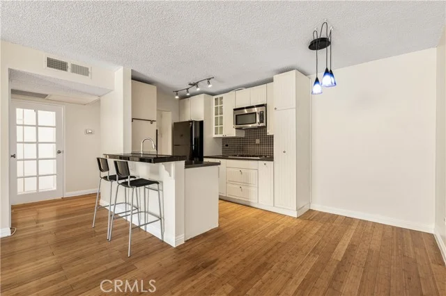 421 S La Fayette Park #406 photo 3