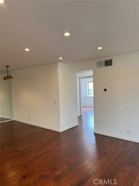 17800 Burbank #204 photo 3
