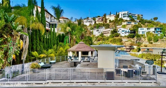 8827 Evanview photo 5