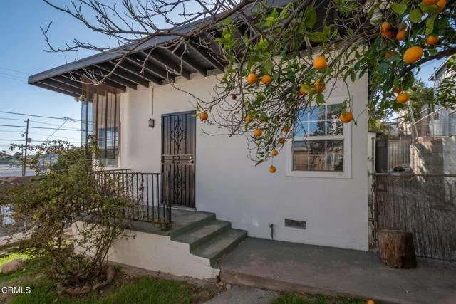 4552 Catalpa Street photo 2