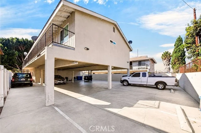 1527 Torrance photo 2