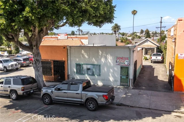 2813 E Cesar Chavez Avenue photo 2