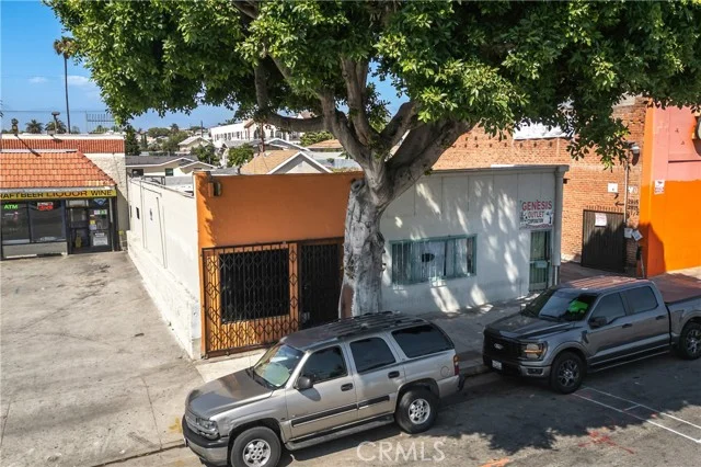 2813 E Cesar Chavez Avenue photo 3