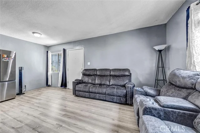 9402 Hickory photo 4