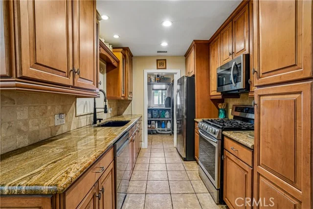 25413 Woodward Avenue photo 3