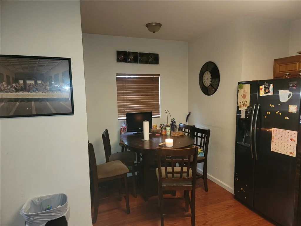 34 E 53rd photo 5